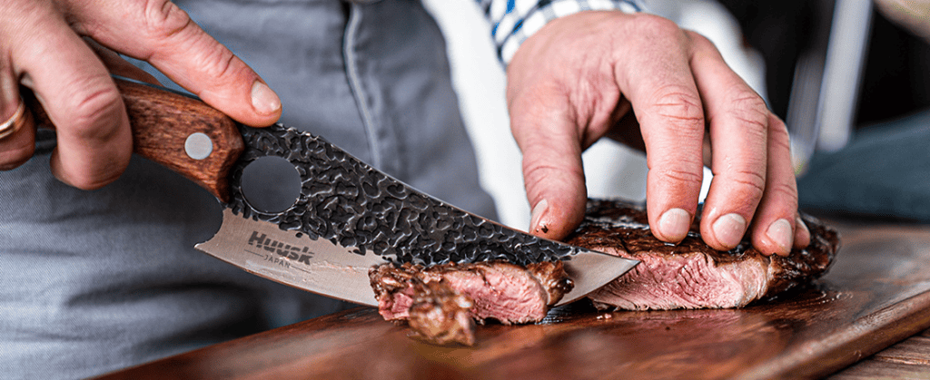 Huusk knife review: cutting meat